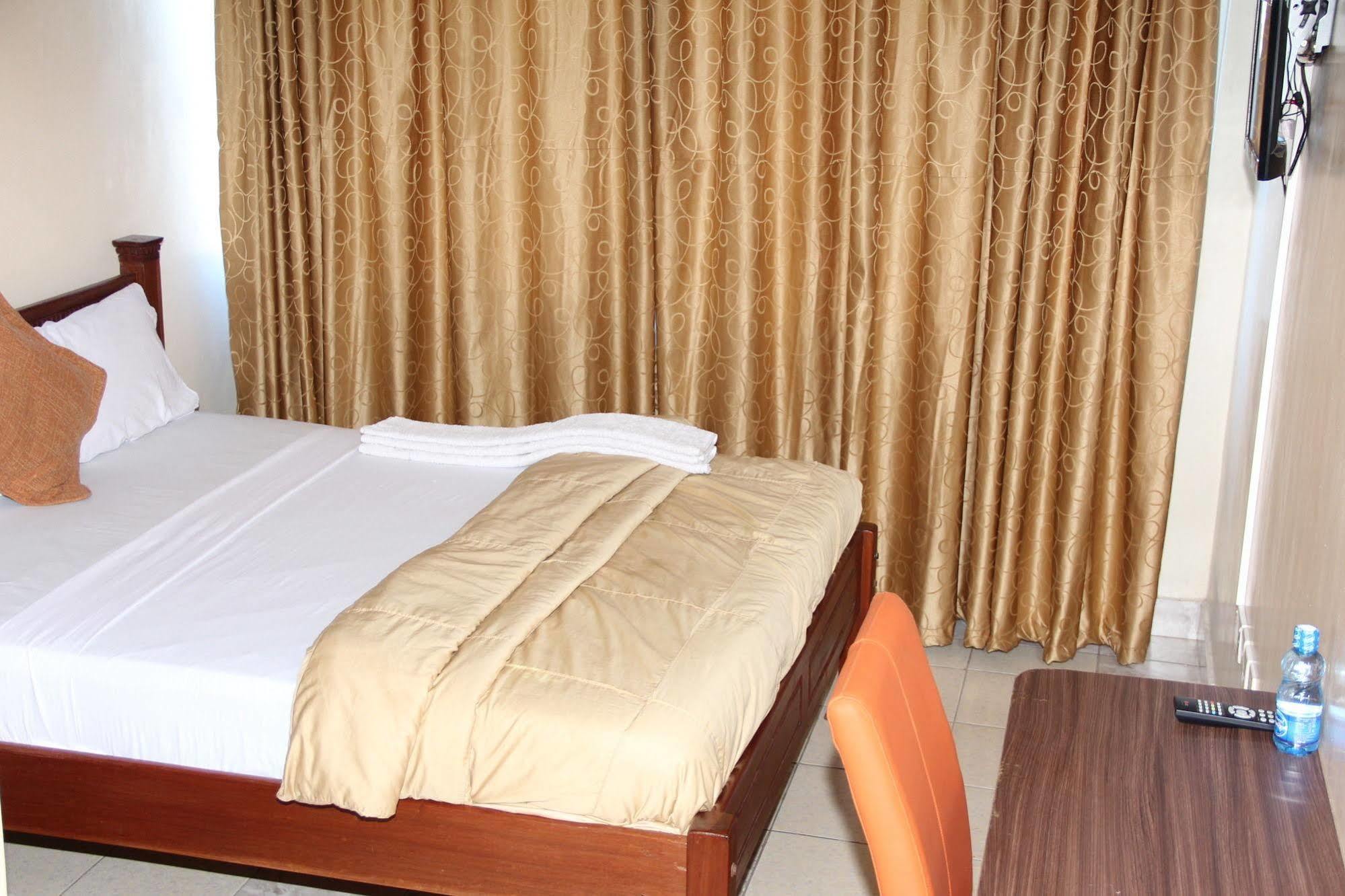 Hotel Barkley Найроби Экстерьер фото