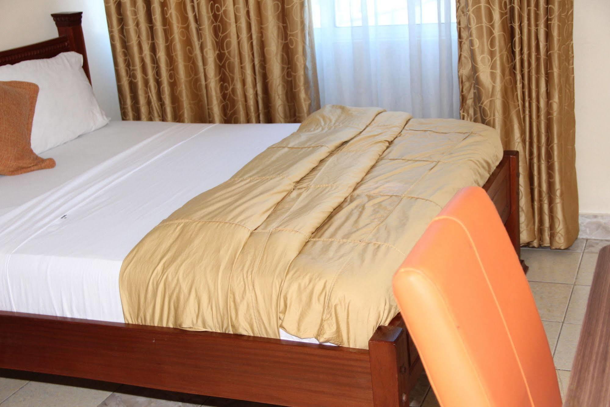 Hotel Barkley Найроби Экстерьер фото